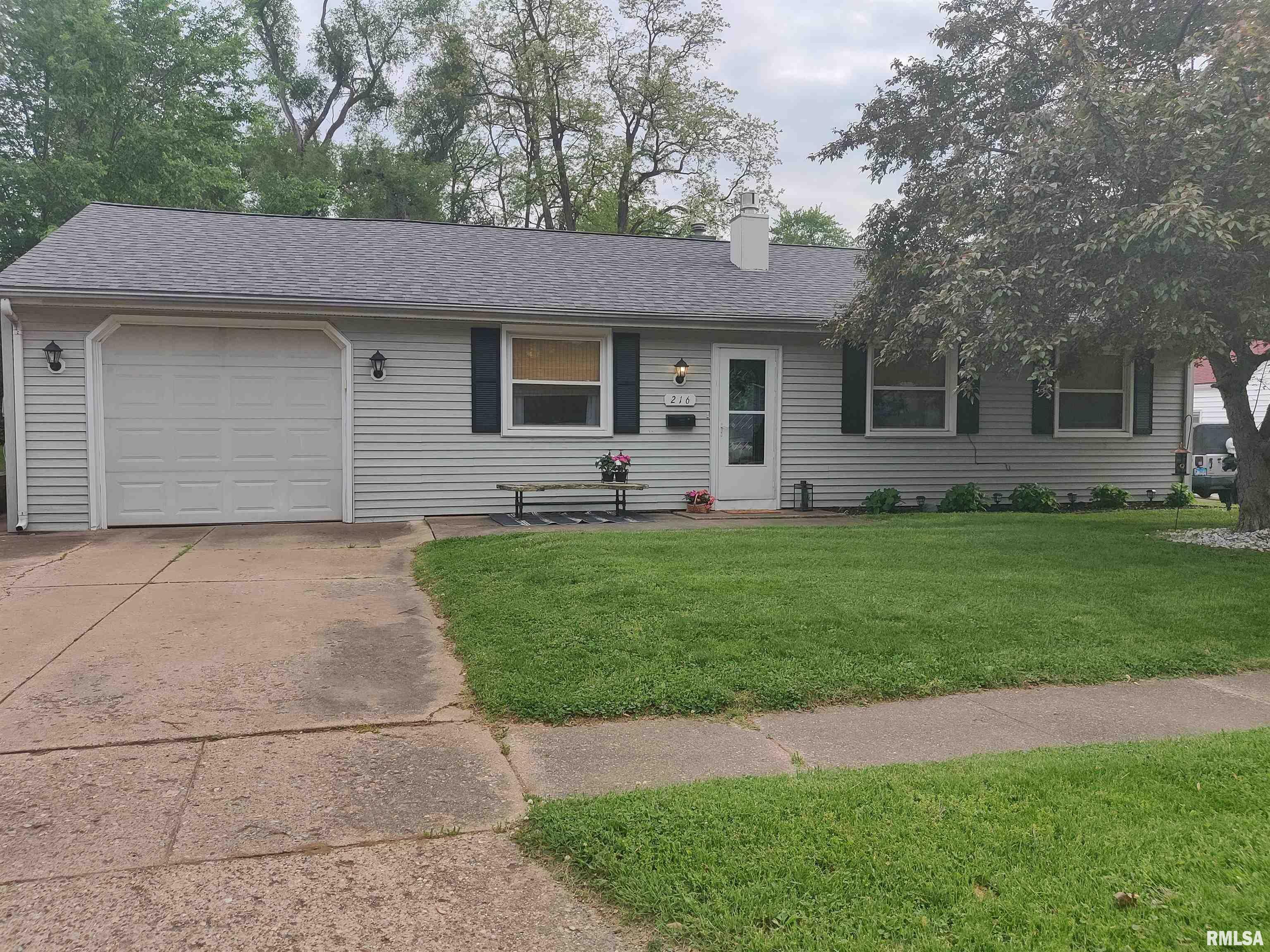 Property Photo:  216 Craig Road  IL 61554 