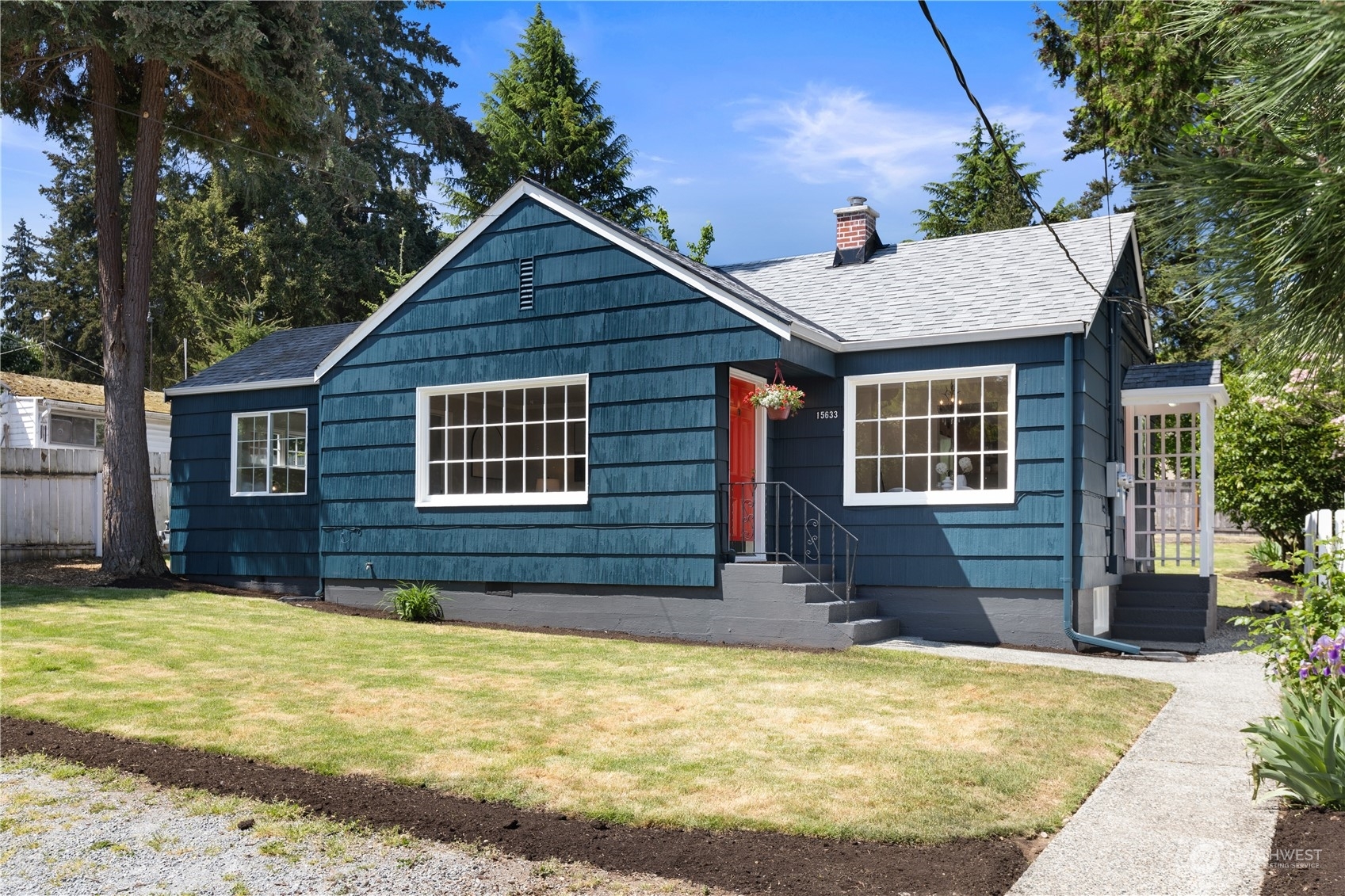 Property Photo:  15633 9th Avenue SW  WA 98166 