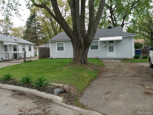 Property Photo:  2805 Cadmus Ct. Court  MI 48186 