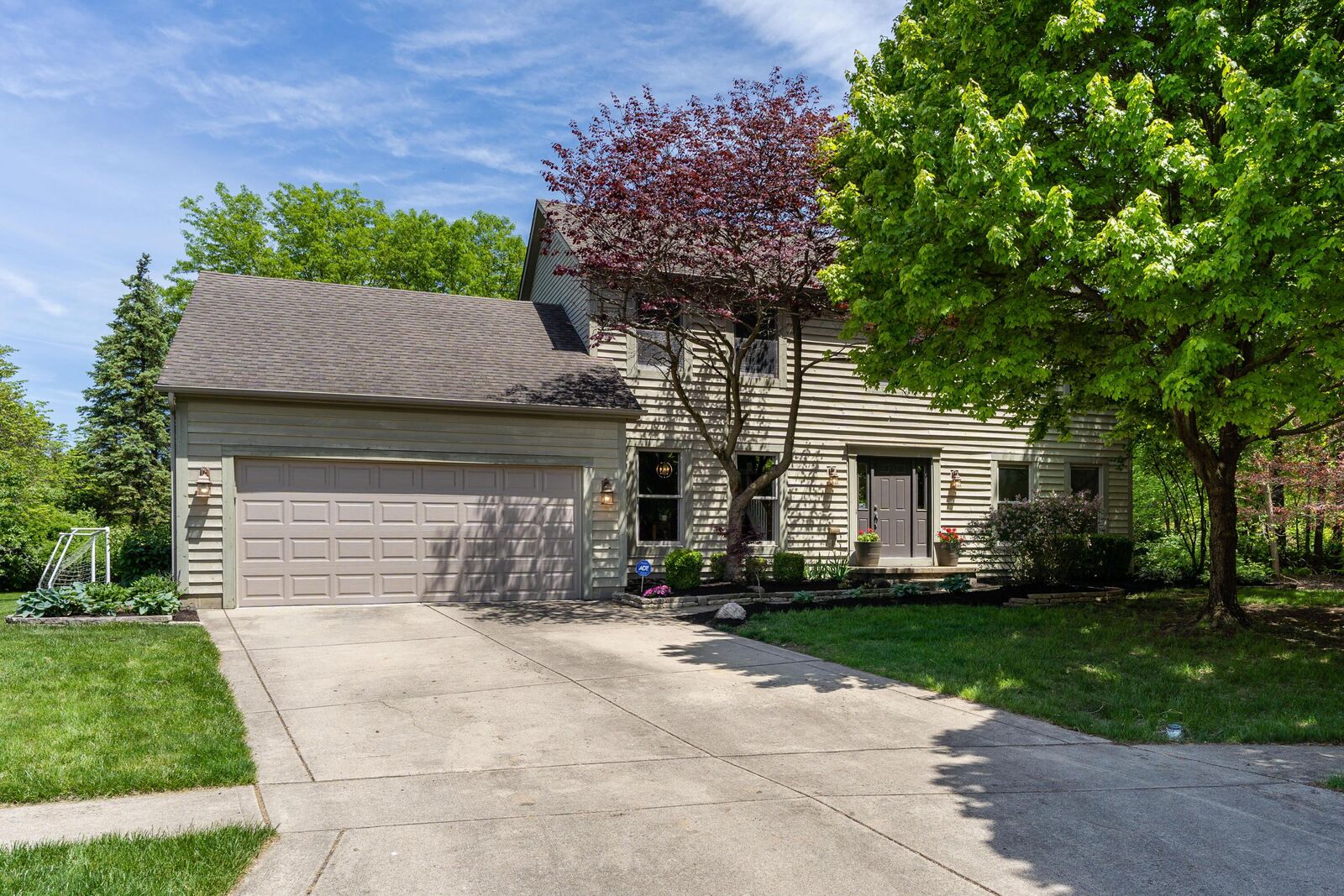 Property Photo:  6001 Holywell Drive  OH 43017 