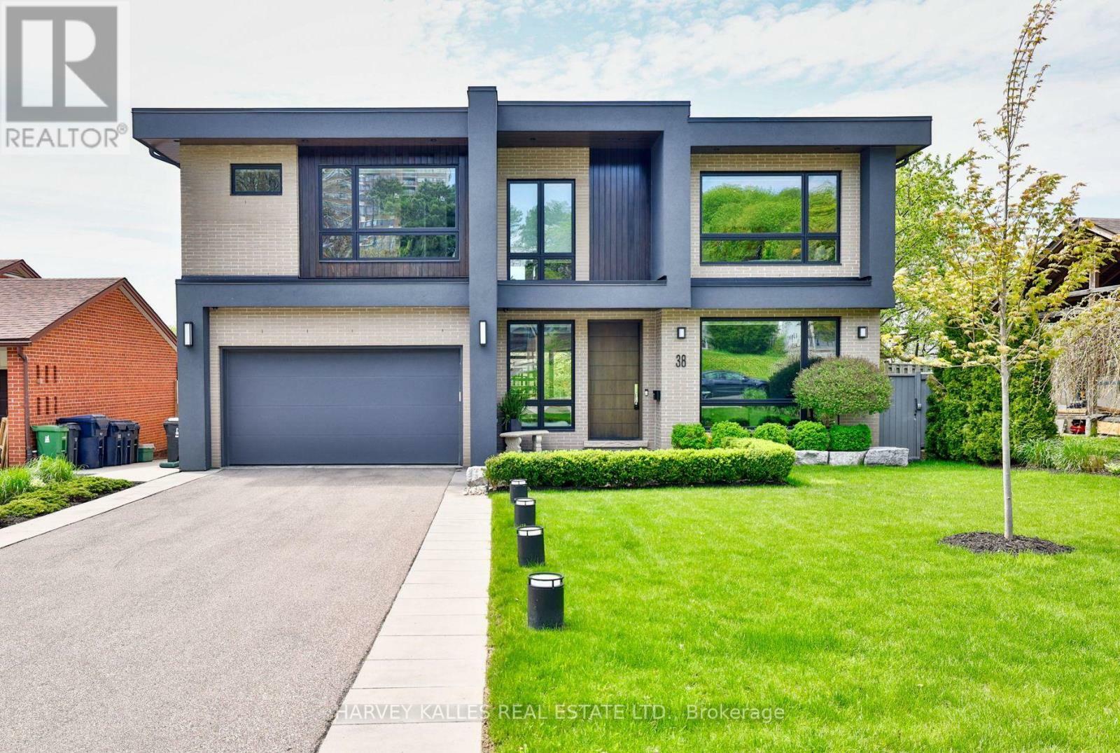 Property Photo:  38 Larabee Crescent  ON M3A3E7 