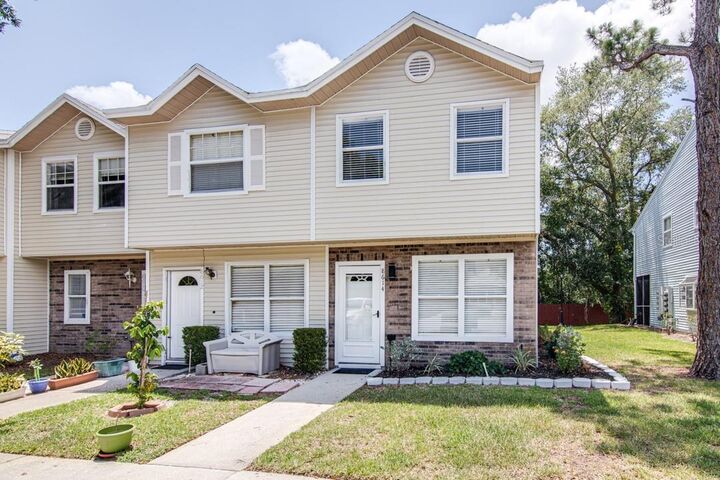 Property Photo: 8614 Cobbler Place FL 33615