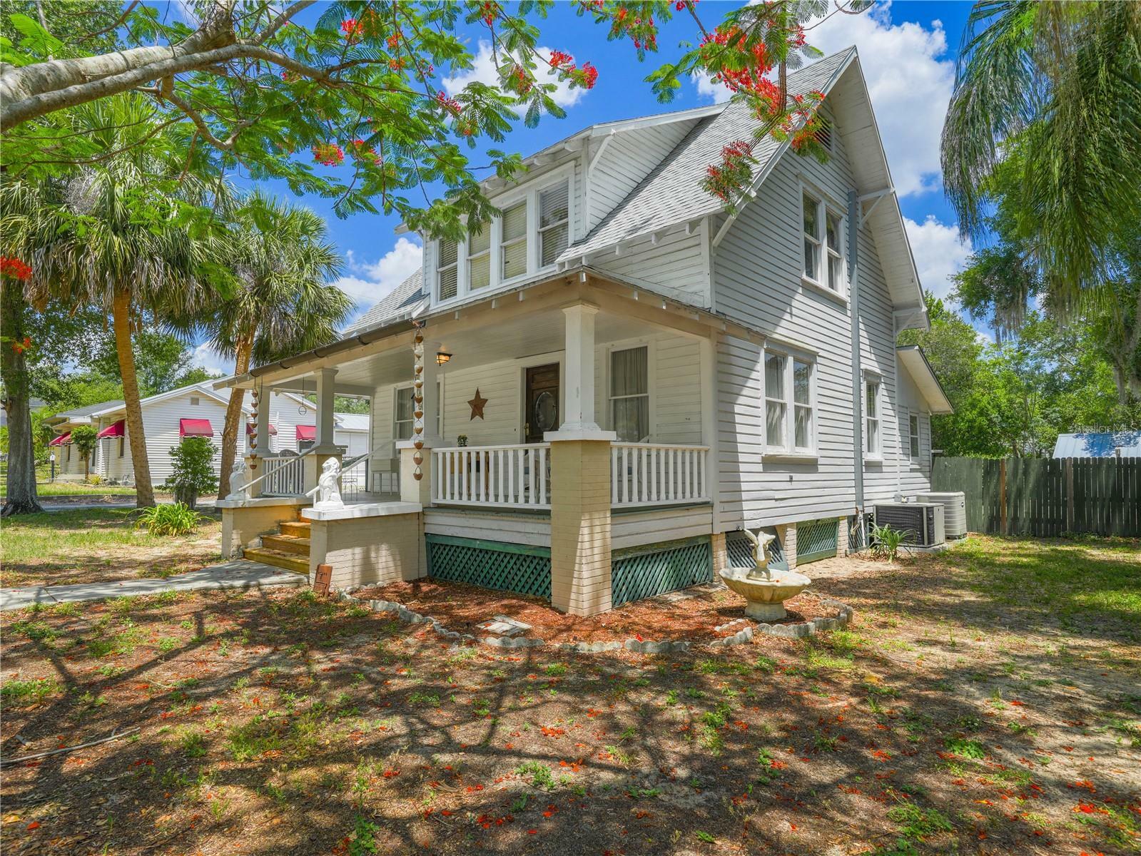 Property Photo:  435 E Central Avenue  FL 33853 