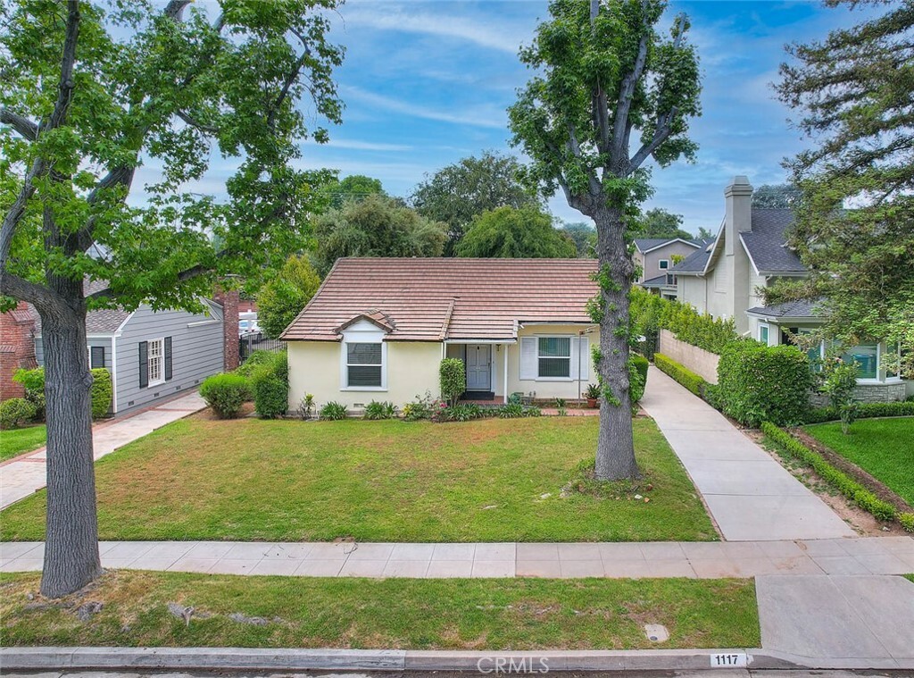 Property Photo: 1117 N Hidalgo Avenue CA 91801