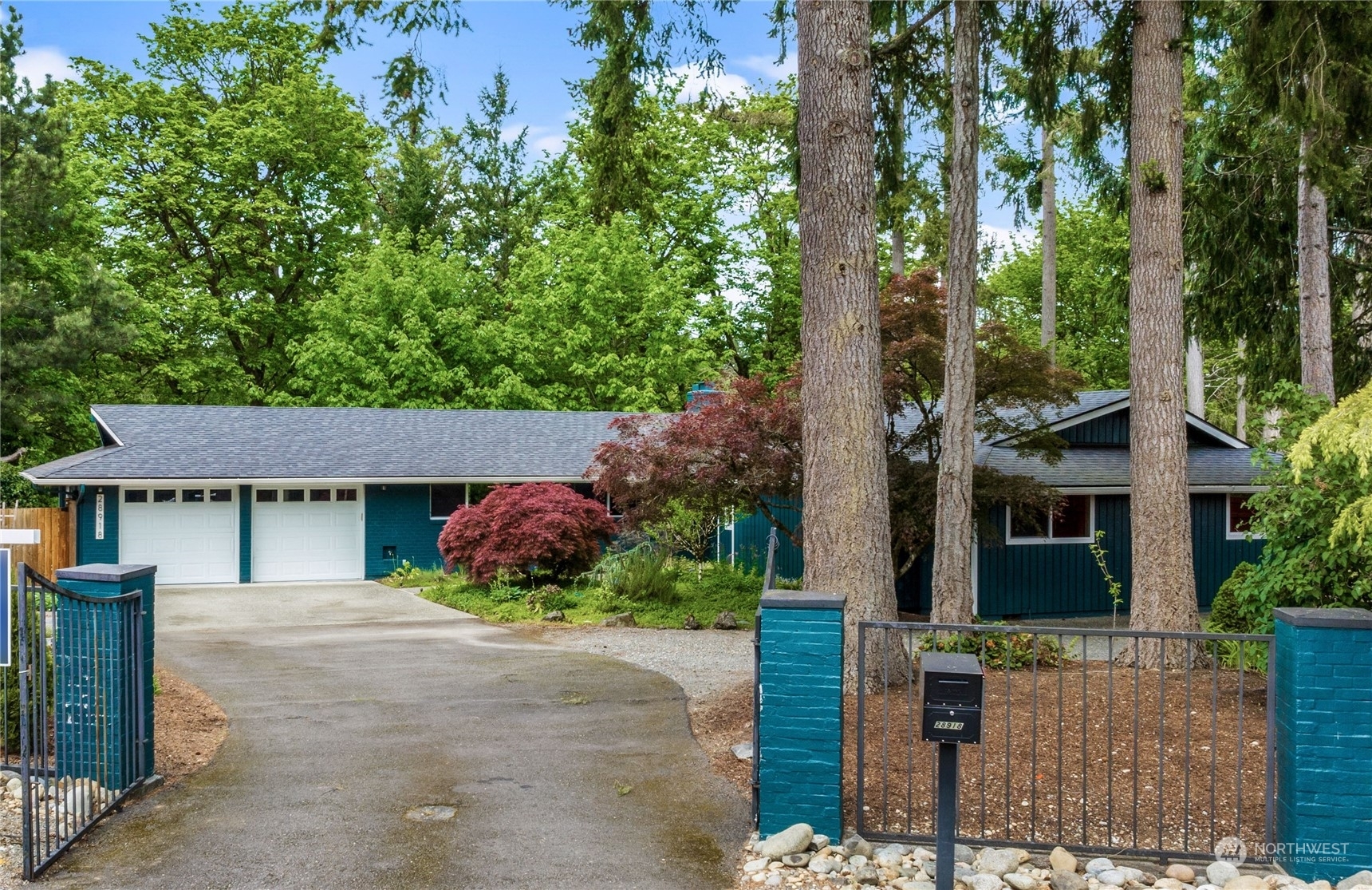 Property Photo: 28918 211th Avenue SE WA 98042