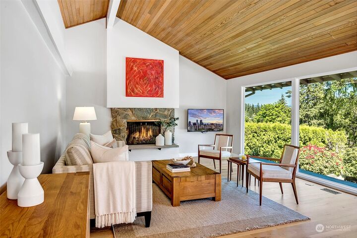 Property Photo:  940 178th Avenue NE  WA 98008 