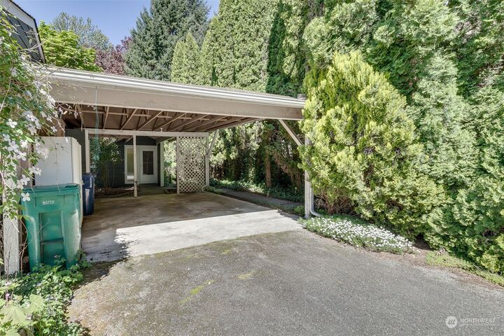 Property Photo:  489 1st Avenue NW  WA 98027 