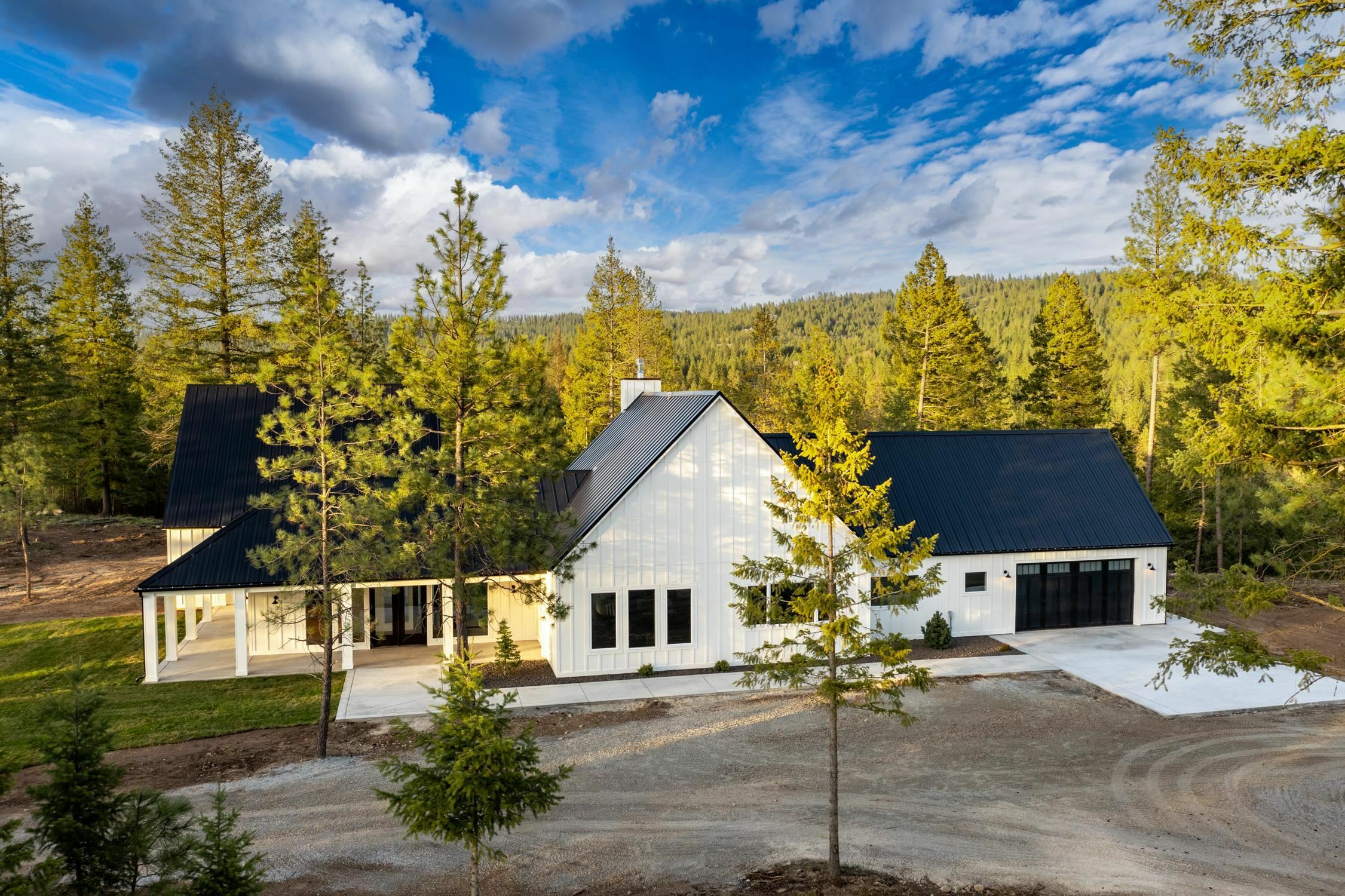Property Photo: 5113 E Riverville Ln 5111 E Riverville WA 99003