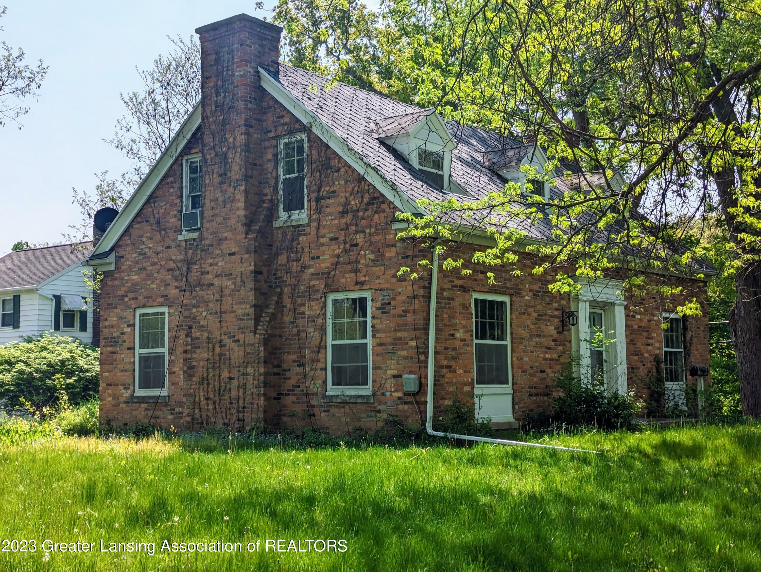 Property Photo:  3231 Cedarbrook Avenue  MI 48910 