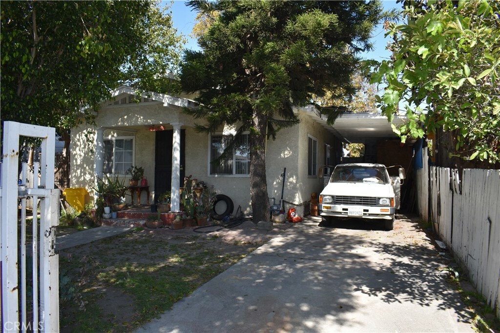 Property Photo:  5706 Duarte Street  CA 90058 