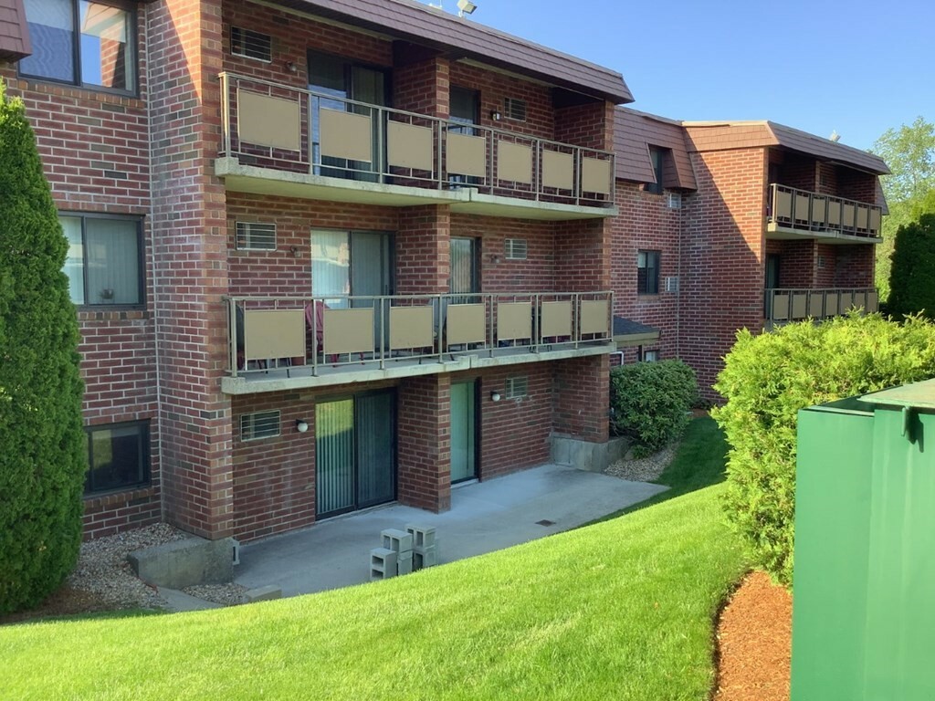 Property Photo:  50 Cambridge Road 313  MA 01801 