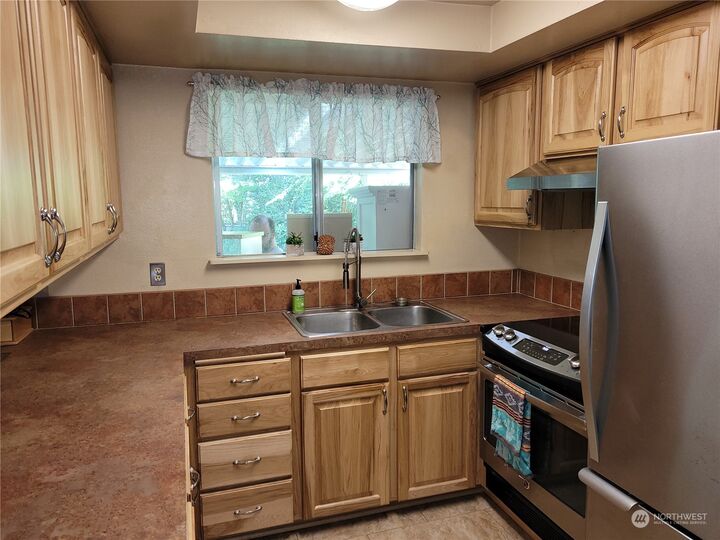 Property Photo:  12833 NE 91st Street  WA 98033 