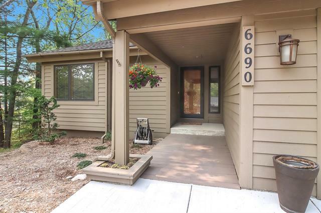 6690 Mission Ridge  Peninsula Twp MI 49686 photo