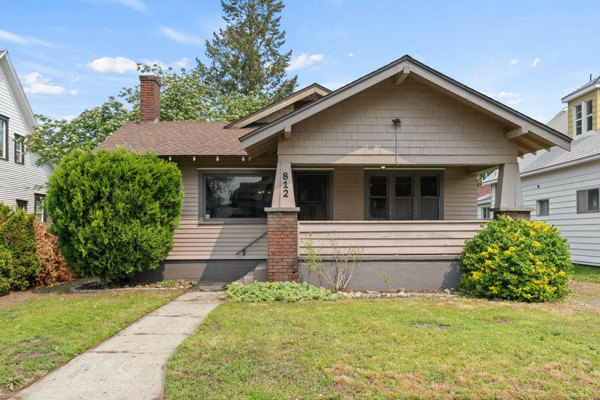 Property Photo: 812 W Jackson Ave WA 99205