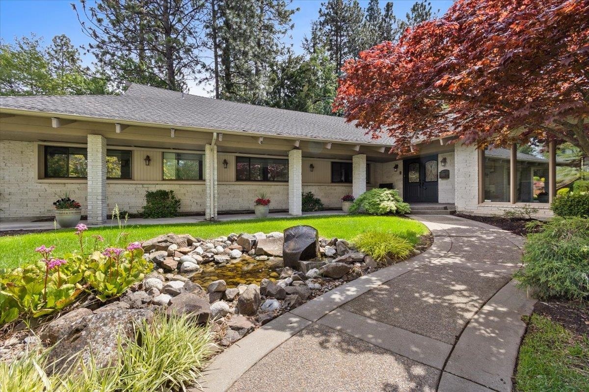 Property Photo: 1224 E Rockwood Pines Blvd WA 99203