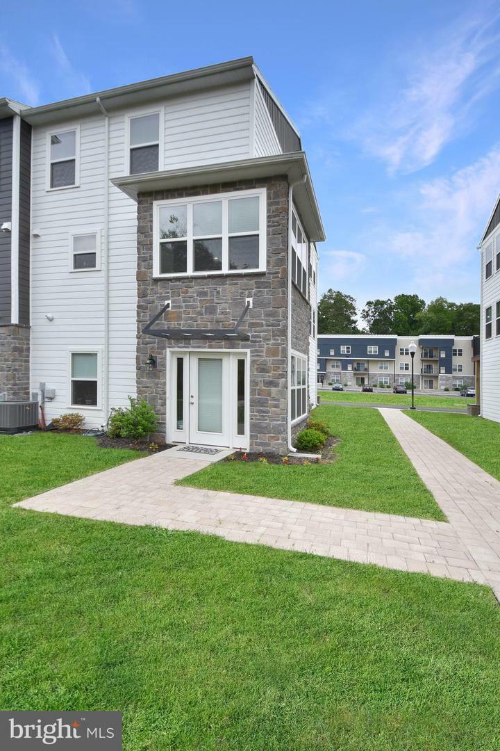Property Photo: 121 High Pointe Drive 38 PA 17036