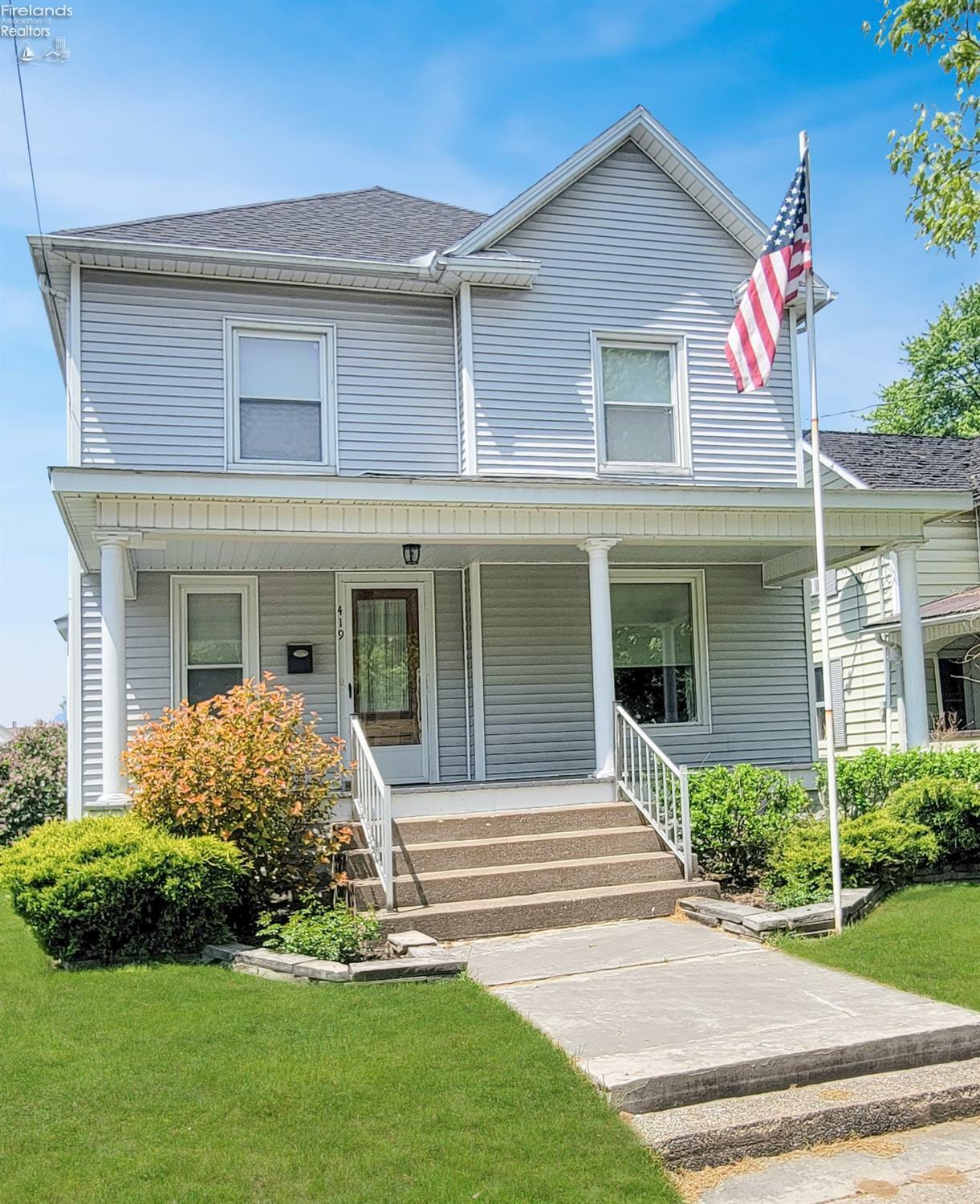 419 N Sandusky Street  Bellevue OH 44811 photo