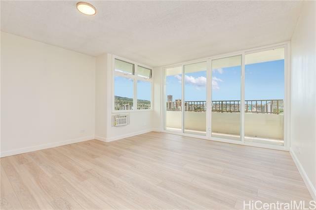 Property Photo:  796 Isenberg Street 18J  HI 96826 