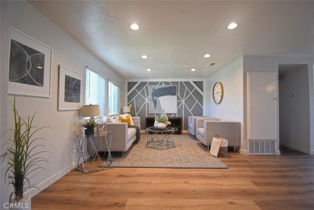 Property Photo:  2142 W York Circle  CA 92804 