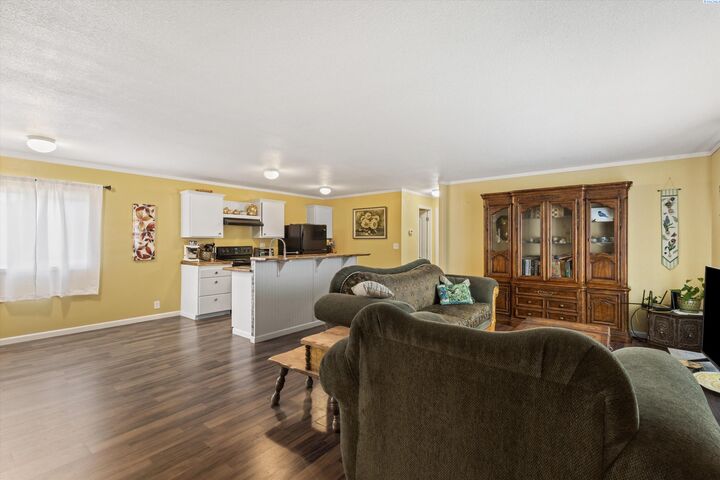 3 bed Kennewick home for sale: 200802 Game Farm Rd., Kennewick, WA 99337