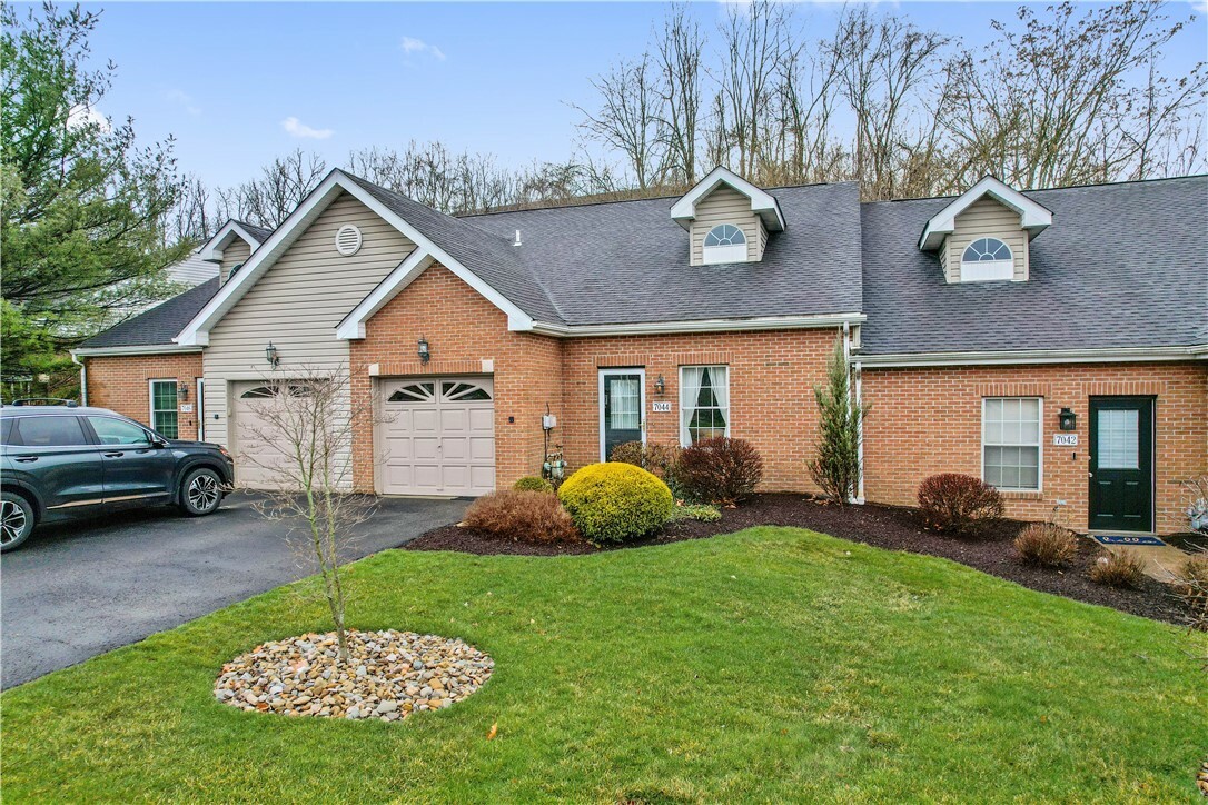 Property Photo:  7044 Clubview Dr  PA 15017 