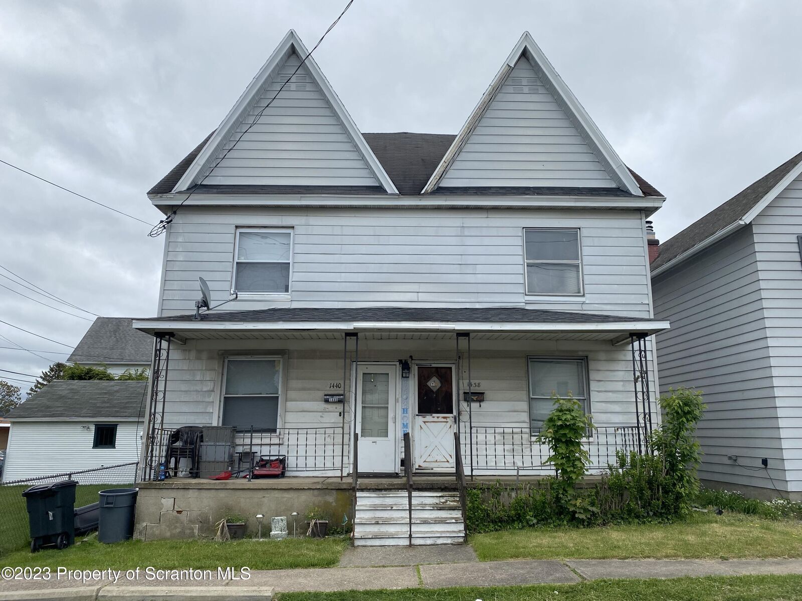Property Photo:  1440 N Lincoln Avenue  PA 18508 