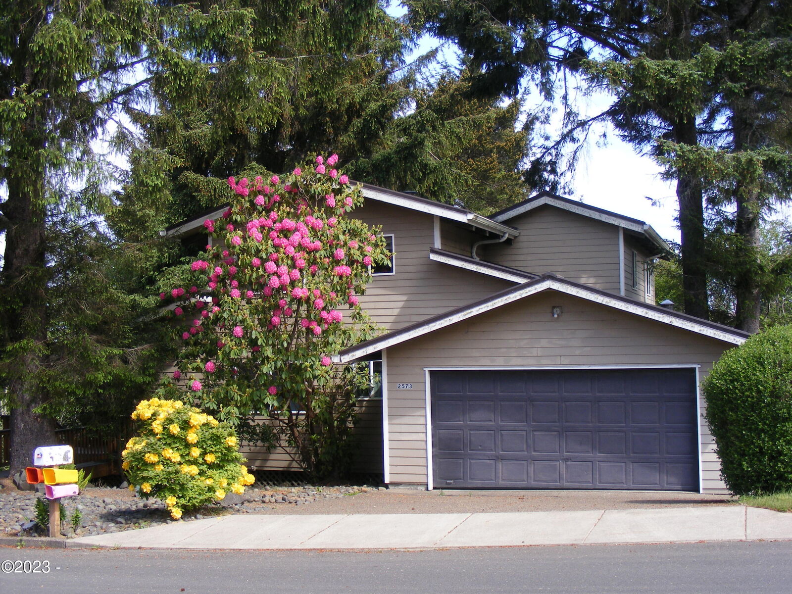 Property Photo:  2573 NE Crestview Lane  OR 97365 