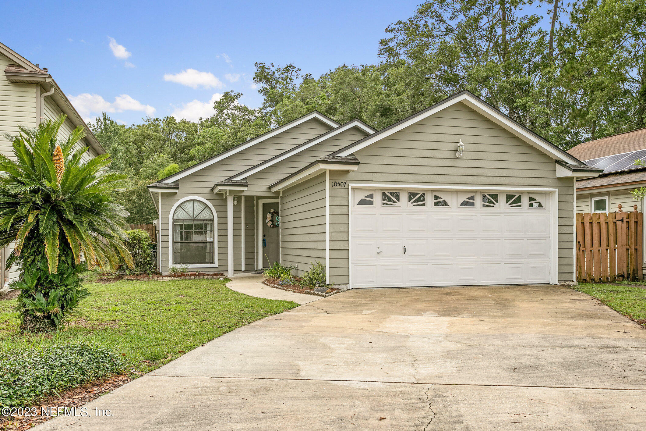 Property Photo:  10507 Running Oak Ct  FL 32246 