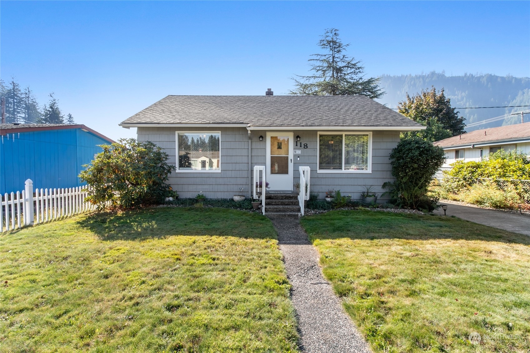 Property Photo:  118 Adams Avenue  WA 98356 