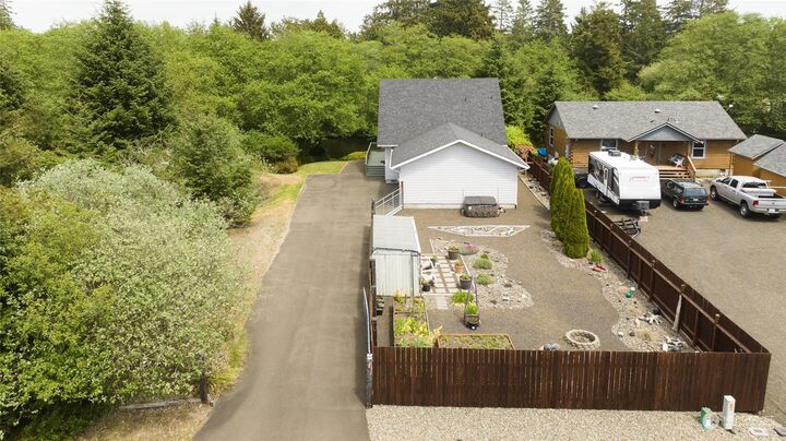 Property Photo:  636 Island Circle SE  WA 98569 