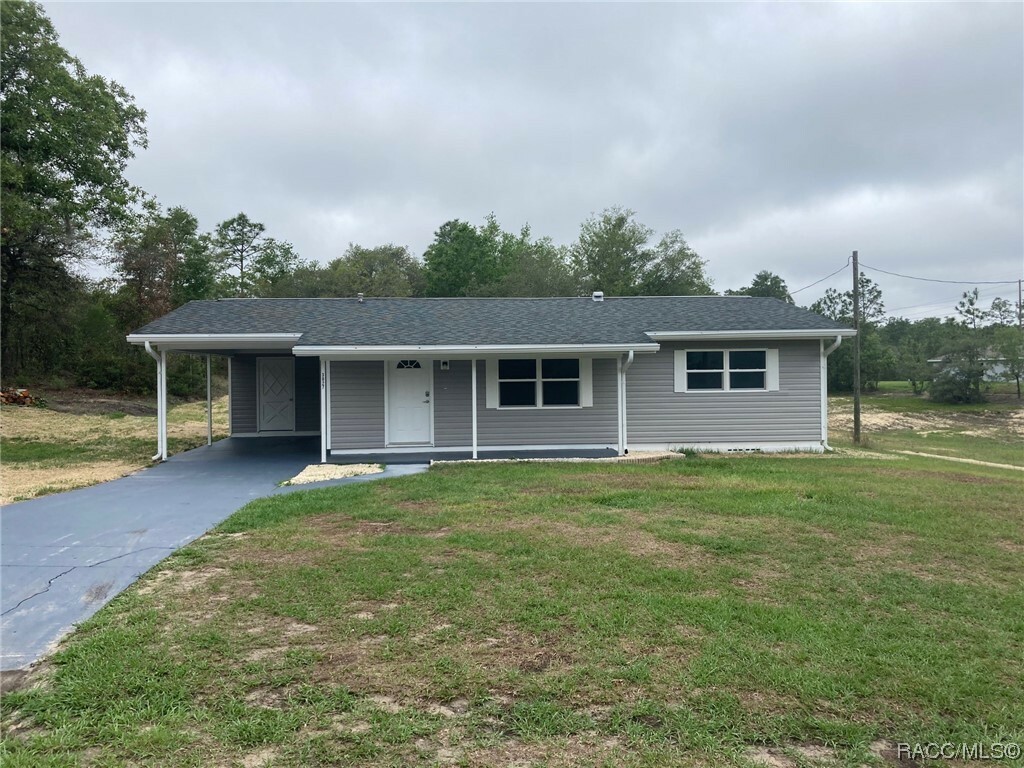 Property Photo:  3027 W Sharpes Drive  FL 34433 