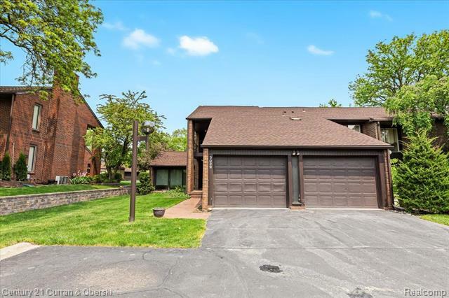 Property Photo:  3029 Lindenwood Drive  MI 48120 