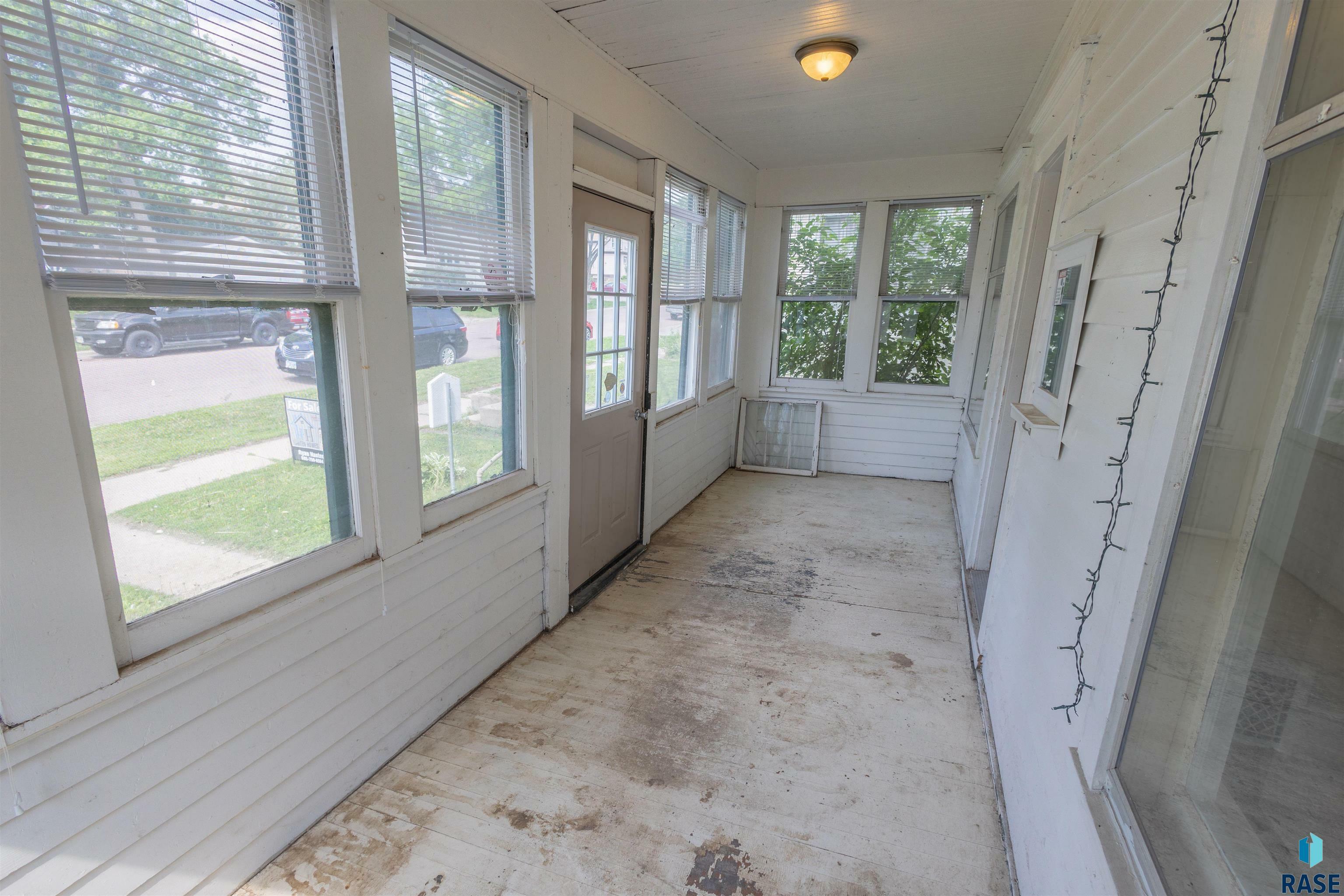 Property Photo:  923 7th St  SD 57104-2912 