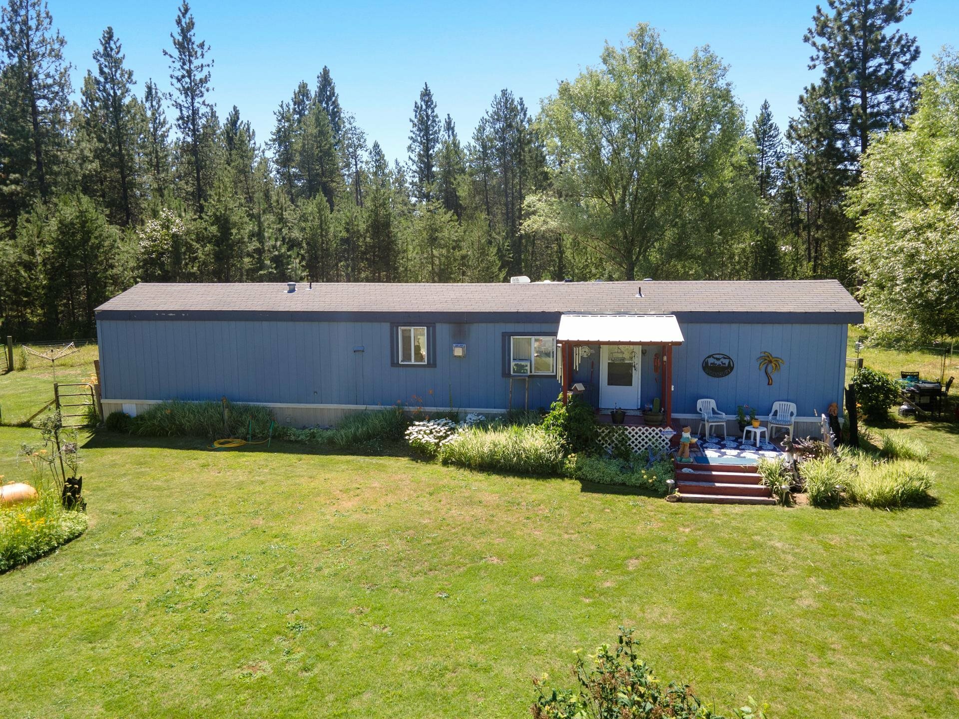 Property Photo: 40507 N Division Rd WA 99006