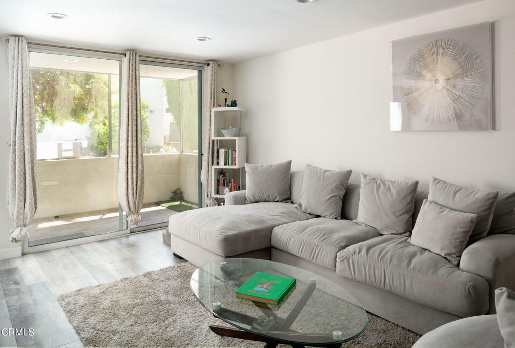 Property Photo: 4637 Willis Avenue 104 CA 91403