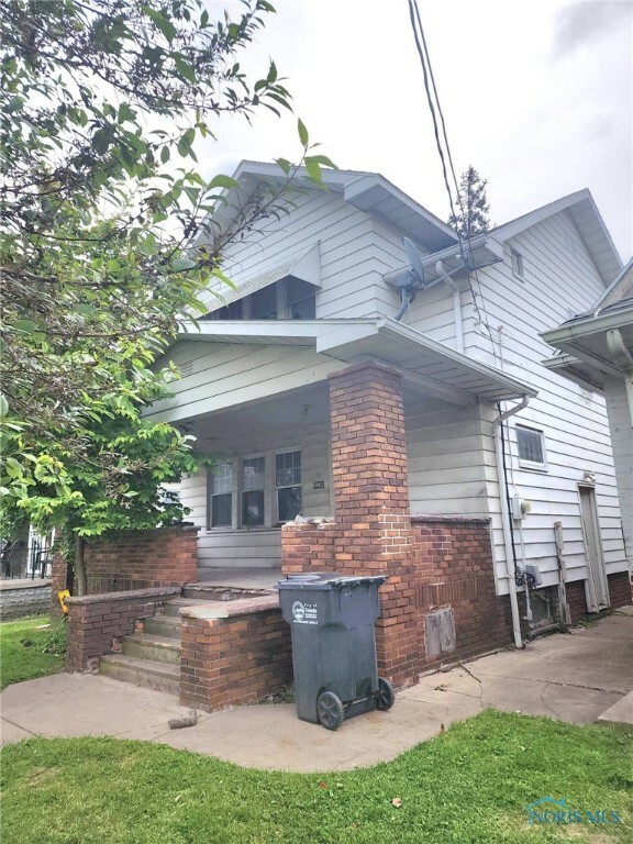 Property Photo:  2224 Genesee Street  OH 43605 