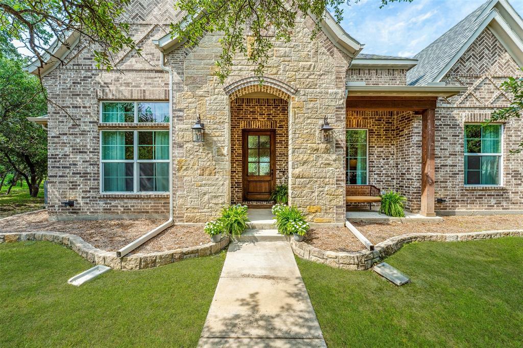 Property Photo:  104 Streamview Court  TX 76008 