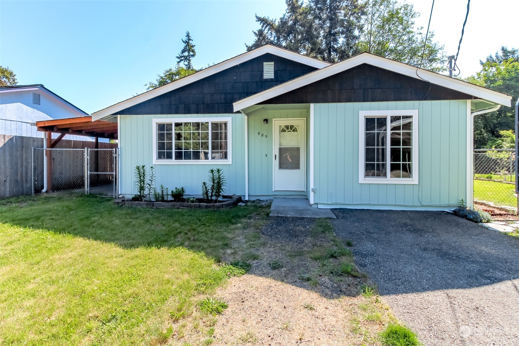 Property Photo:  985 SE Nebraska Street  WA 98366 