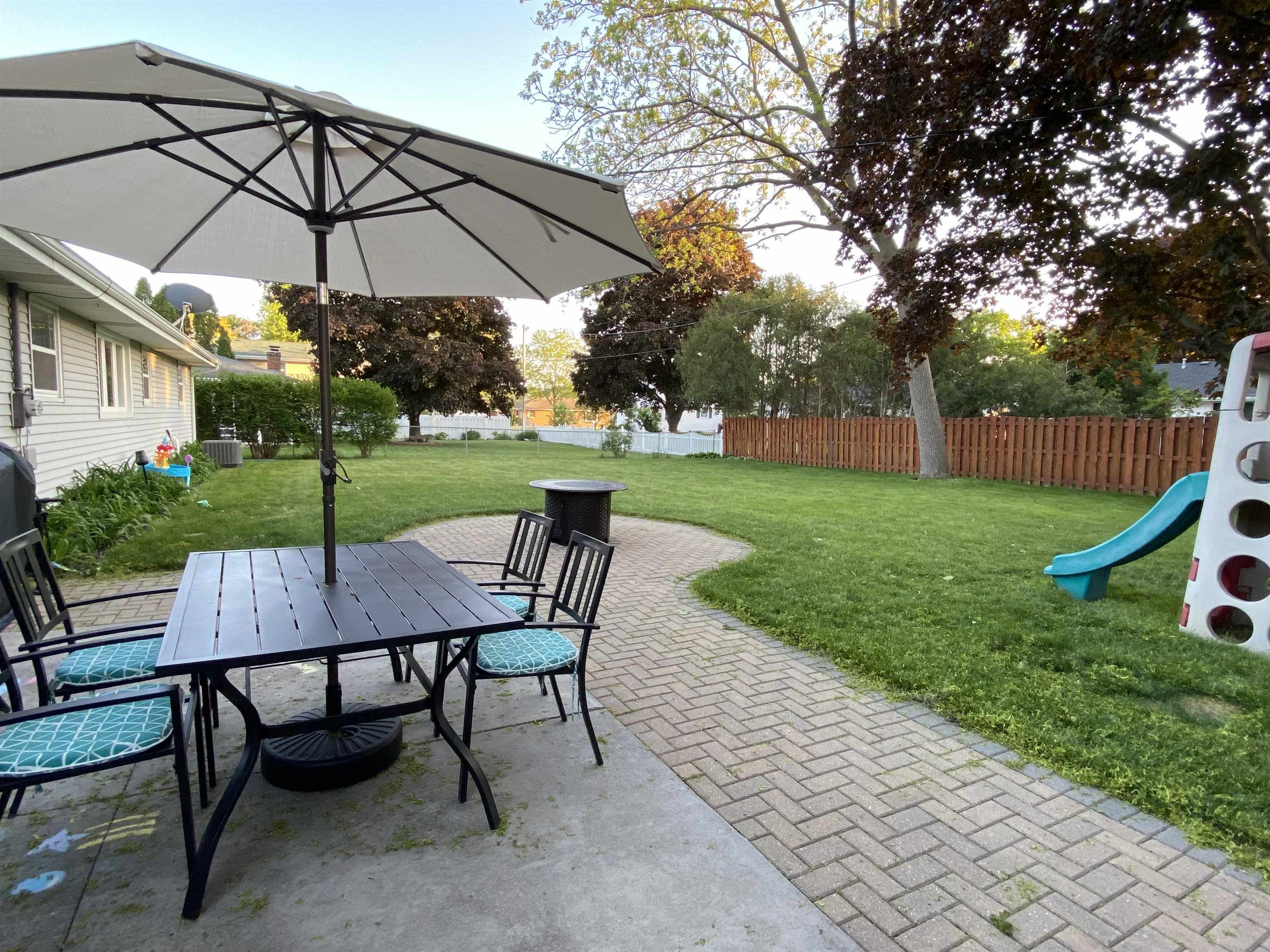 Property Photo: 2517 N Chestwood Court WI 54911