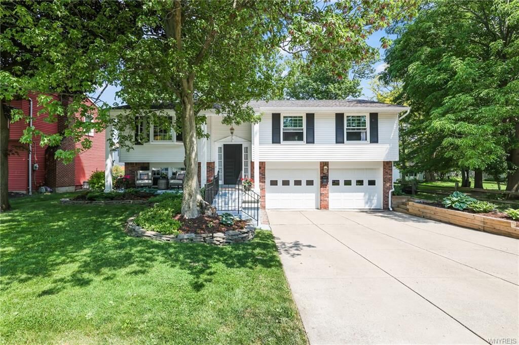 Property Photo:  150 Robert Drive  NY 14086 