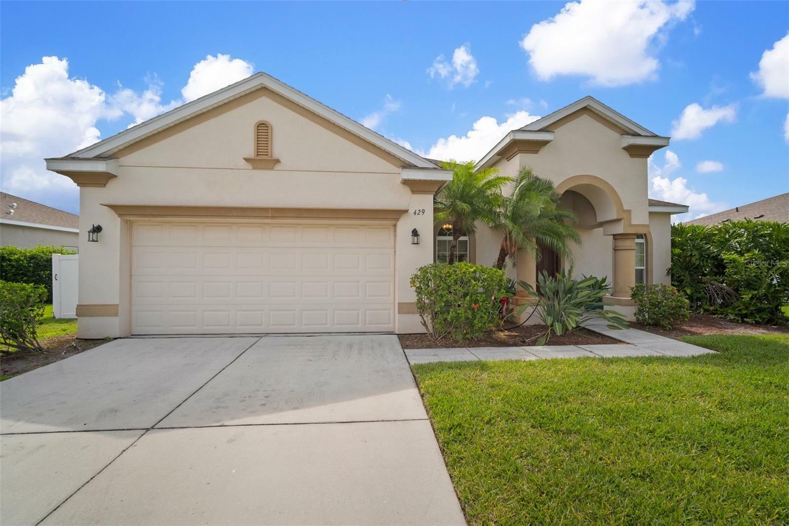 Property Photo:  429 York Dale Drive  FL 33570 