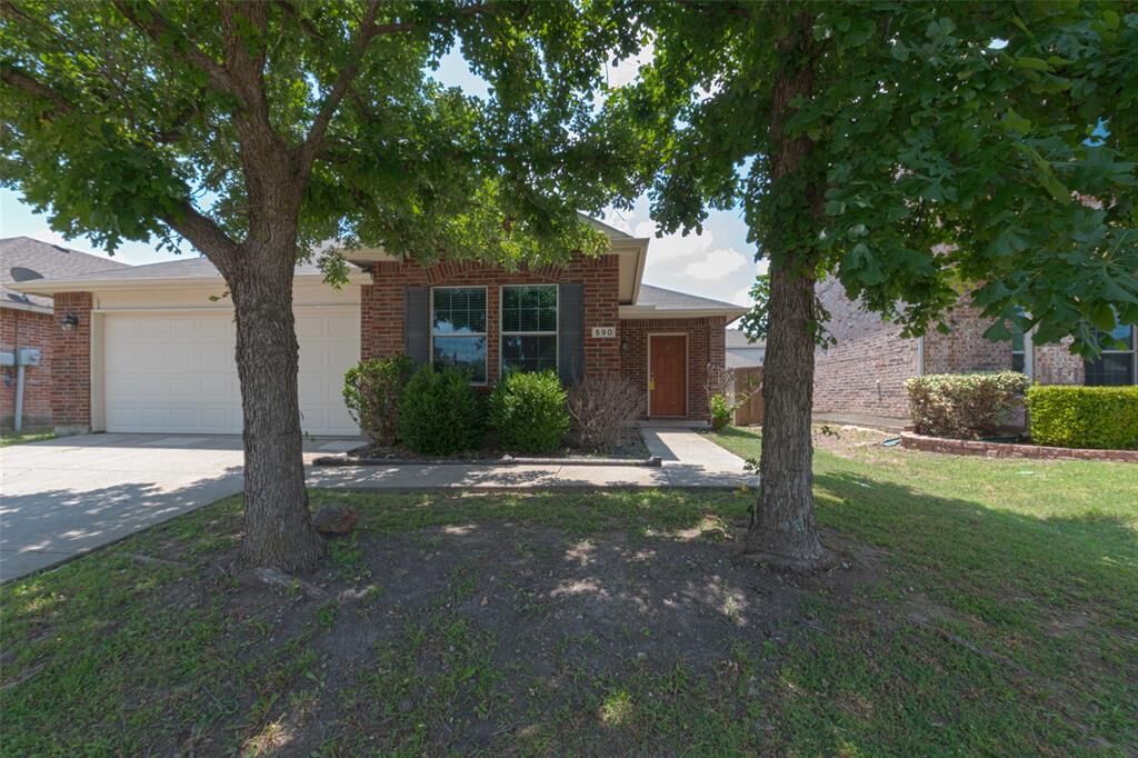 Property Photo:  590 Arthur Drive  TX 75166 