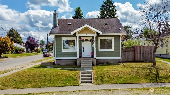 Property Photo: 126 E 43rd Street WA 98404