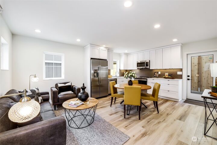 Property Photo: 9033 -B 15th Avenue SW WA 98106