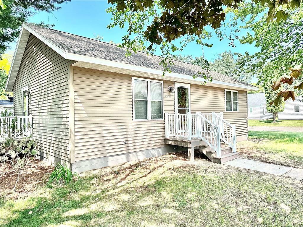 Property Photo:  3204 Hamilton Avenue  WI 54720 