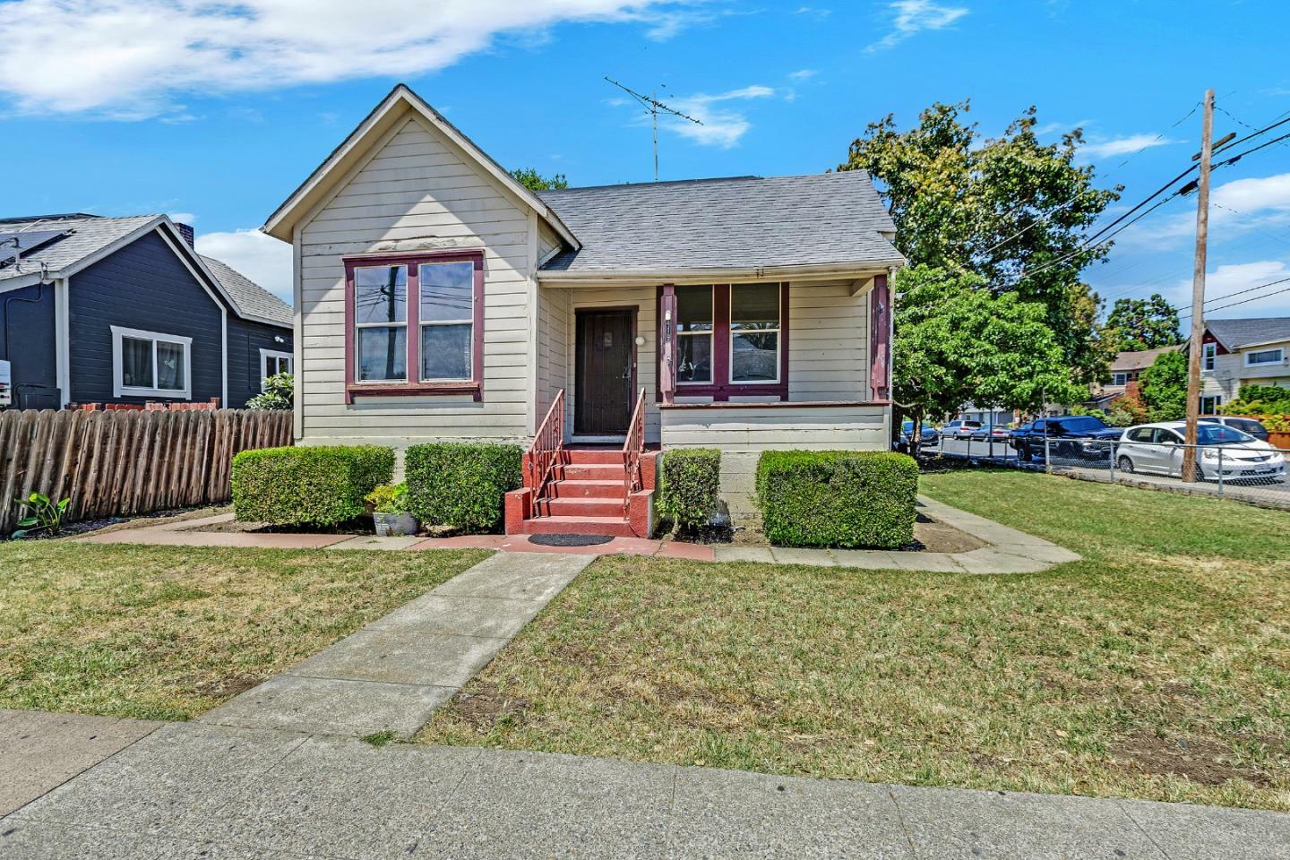 Property Photo: 419 Tilton Avenue CA 94401