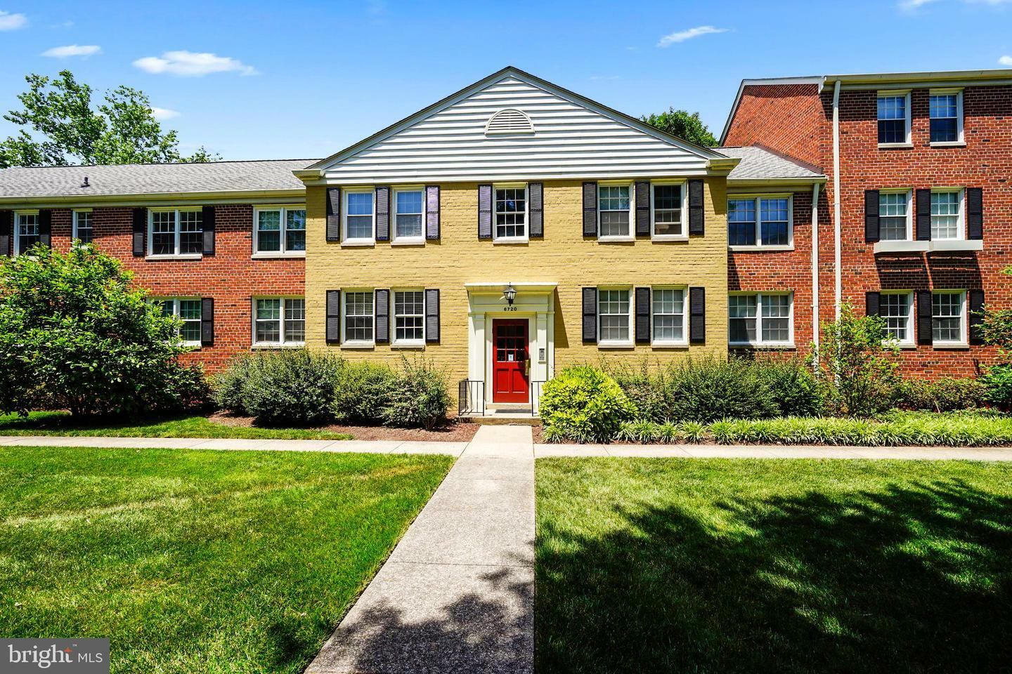 Property Photo: 6720 W Wakefield Drive A-1 VA 22307