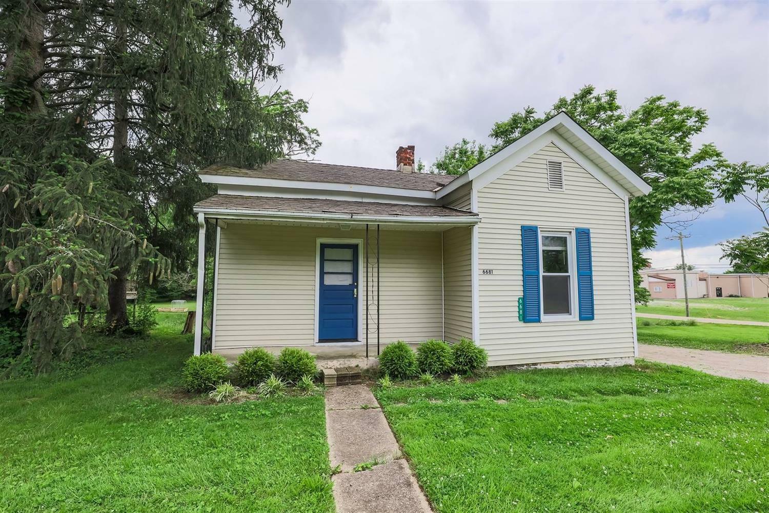 Property Photo:  