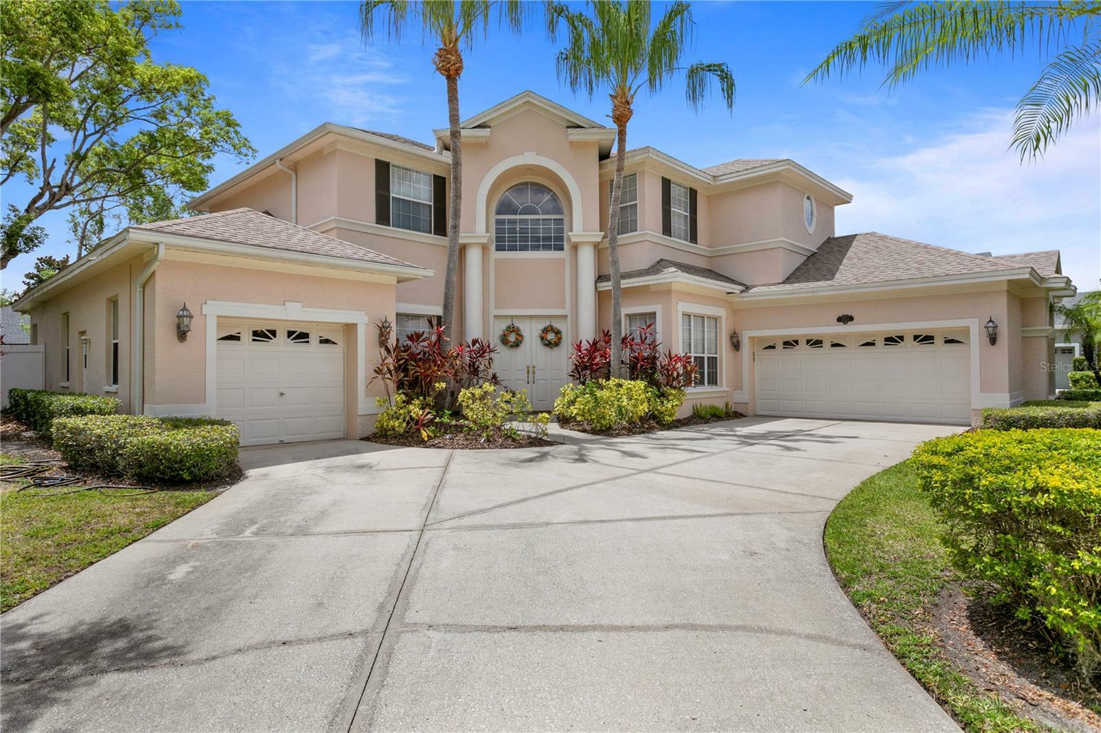 Property Photo:  2121 Chestnut Forest Drive  FL 33618 