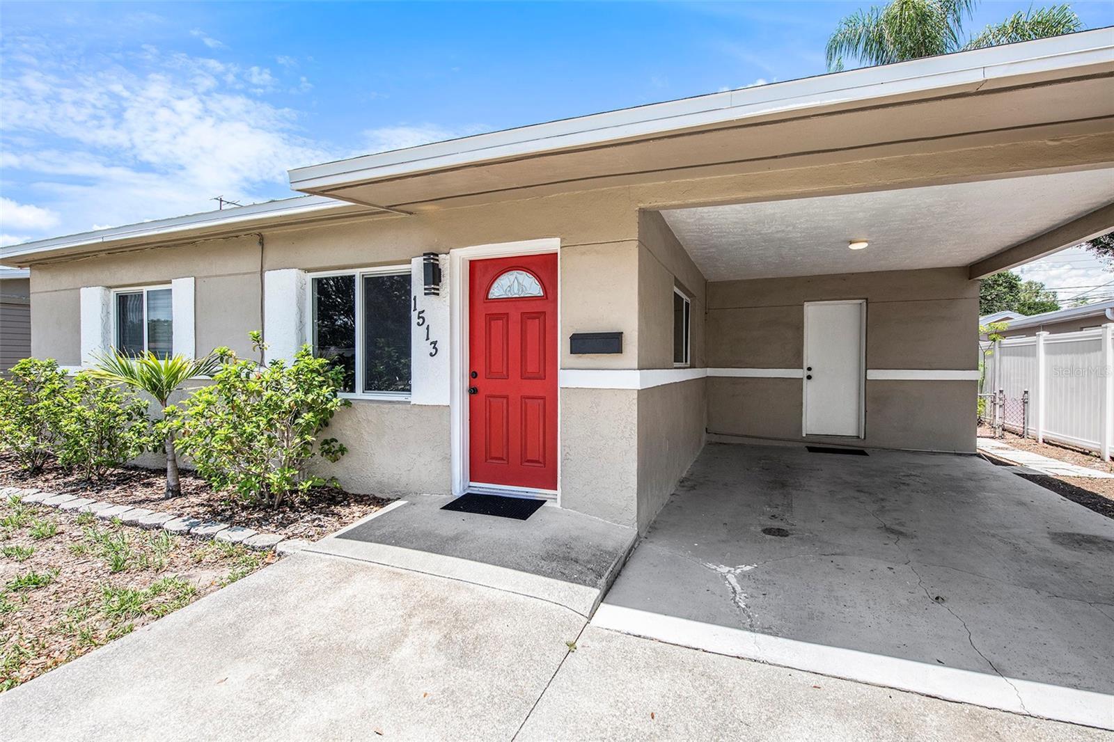 Property Photo: 1513 56th Avenue N FL 33703